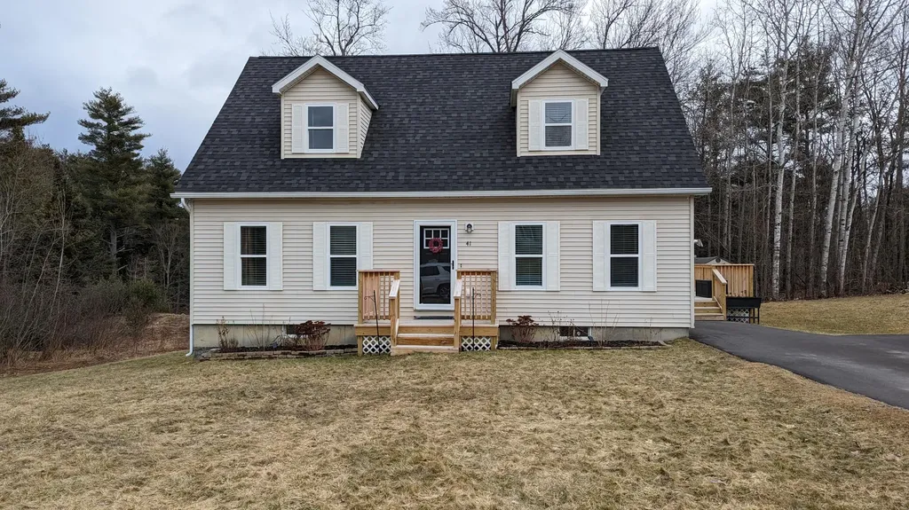 41 Cardinal Way Bangor ME 04401