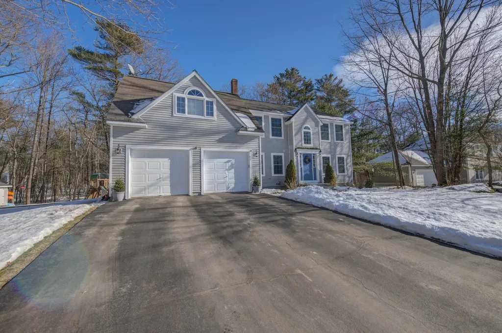 13 Northledge Terrace Falmouth ME 04105
