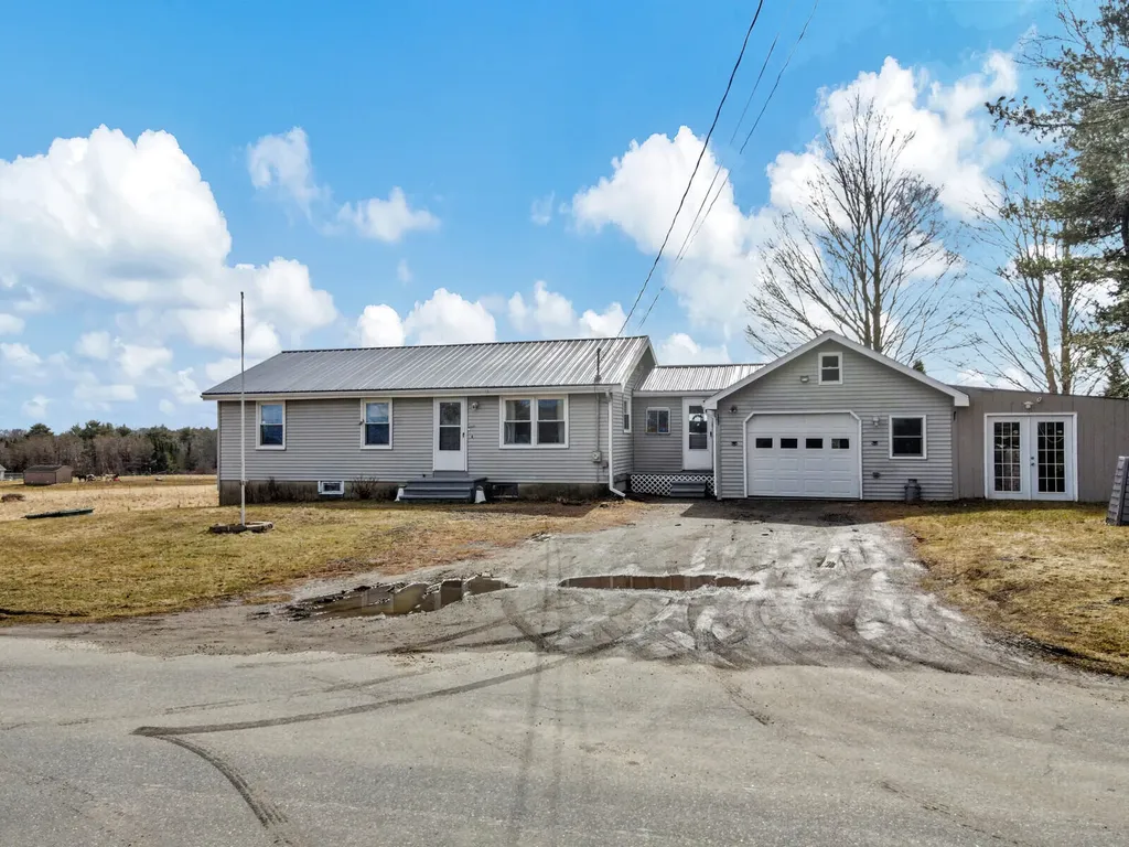35 Stable Road Richmond ME 04357