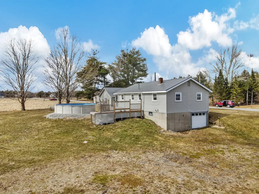 35 Stable Road Richmond ME 04357