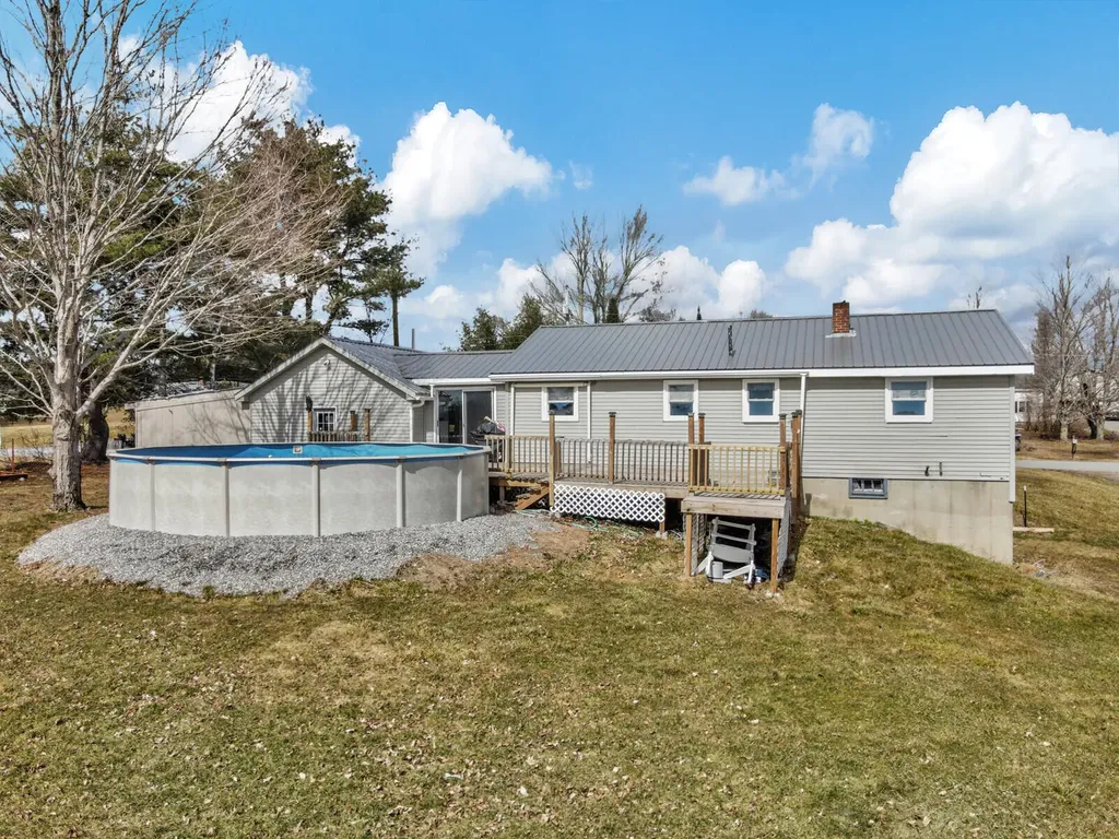 35 Stable Road Richmond ME 04357