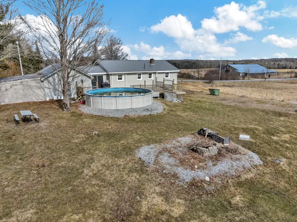 35 Stable Road Richmond ME 04357
