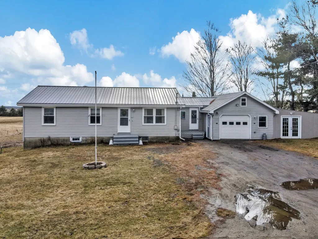 35 Stable Road Richmond ME 04357
