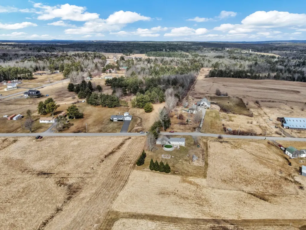 35 Stable Road Richmond ME 04357