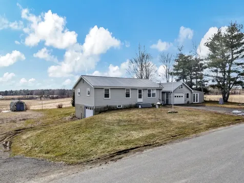 35 Stable Road Richmond ME 04357