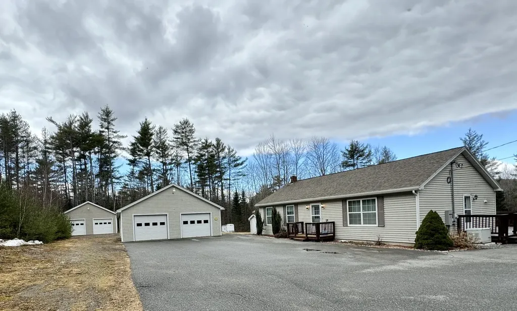 662 Dahlia Farm Road Newburgh ME 04444