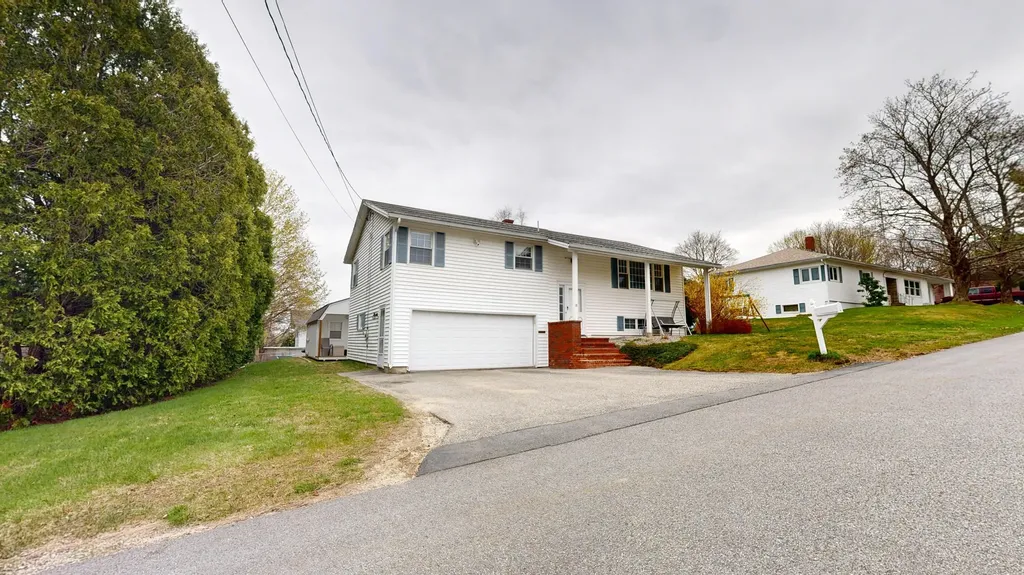 10 Clearwater Avenue Lewiston ME 04240