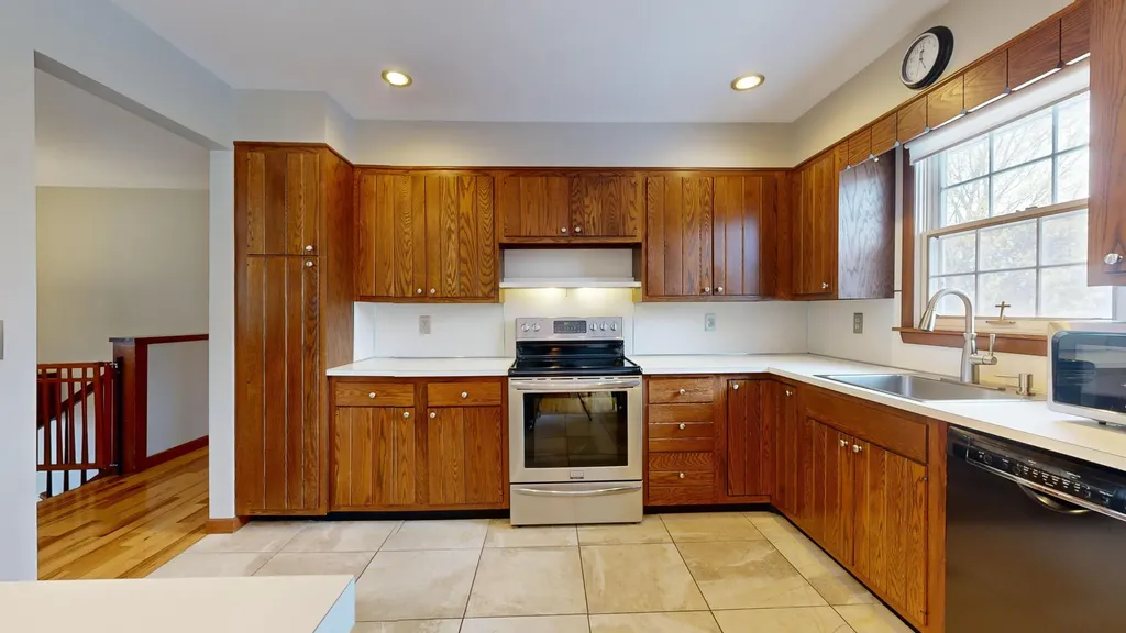 10 Clearwater Avenue Lewiston ME 04240