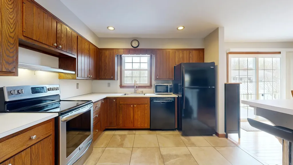 10 Clearwater Avenue Lewiston ME 04240