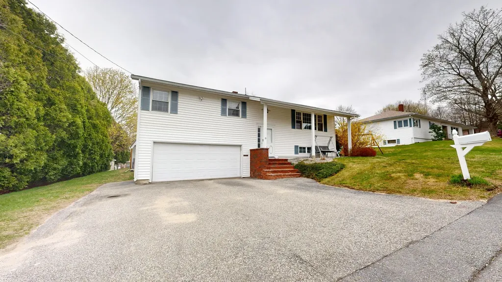 10 Clearwater Avenue Lewiston ME 04240