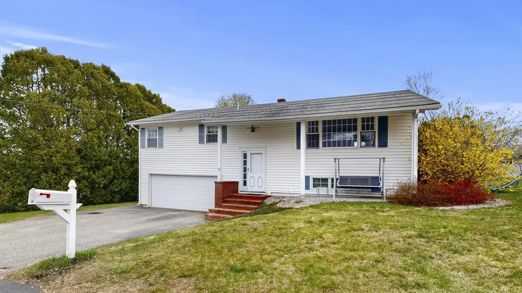 10 Clearwater Avenue Lewiston ME 04240