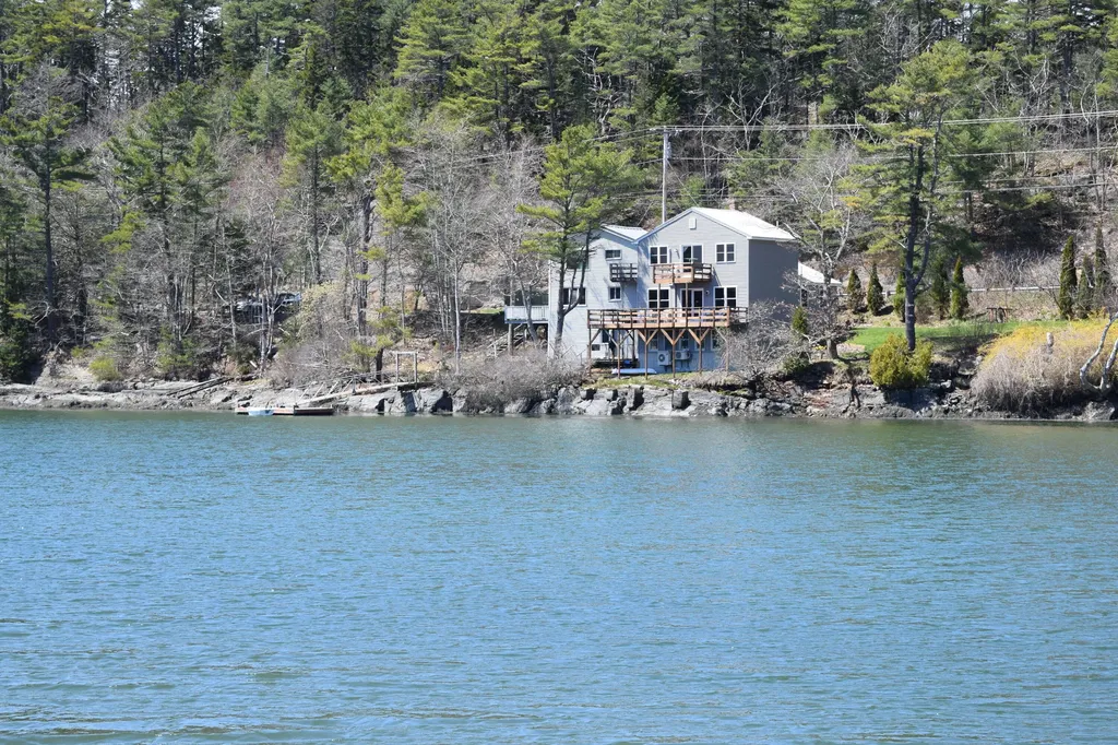 8 Camelot Place Harpswell ME 04079