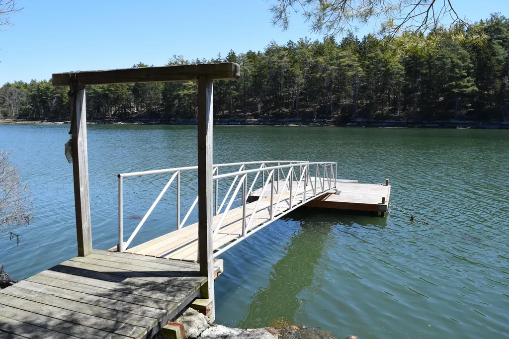 8 Camelot Place Harpswell ME 04079