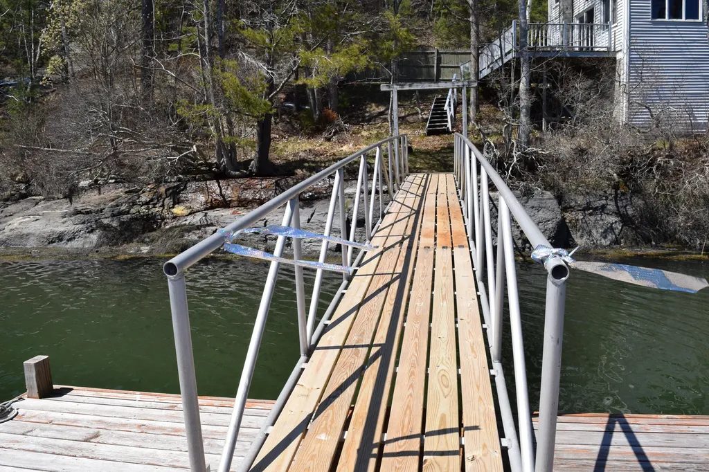 8 Camelot Place Harpswell ME 04079