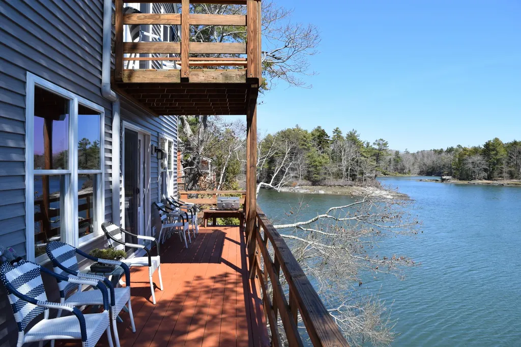 8 Camelot Place Harpswell ME 04079