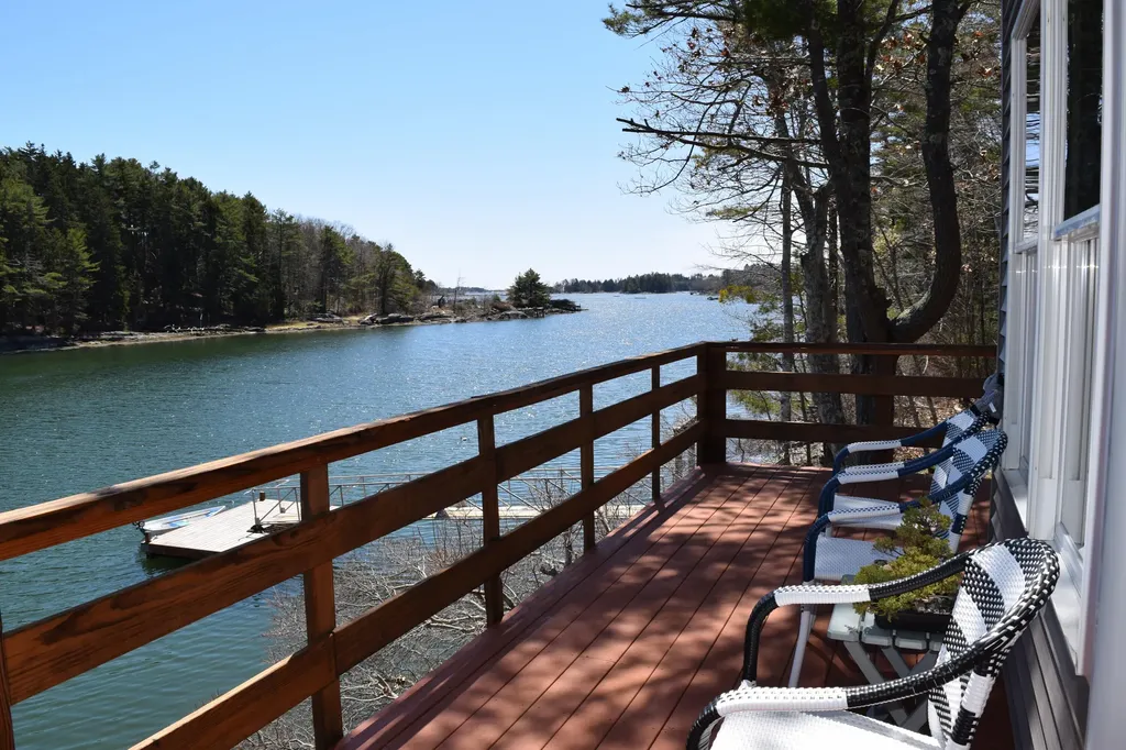 8 Camelot Place Harpswell ME 04079