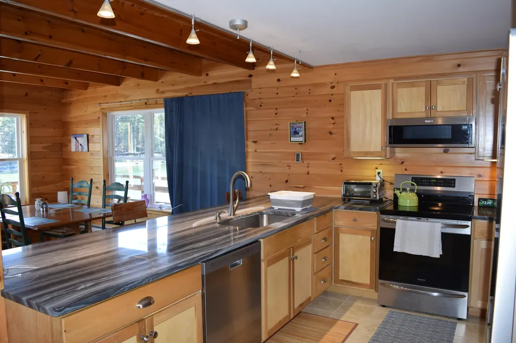 8 Camelot Place Harpswell ME 04079