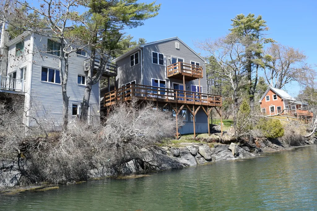 8 Camelot Place Harpswell ME 04079