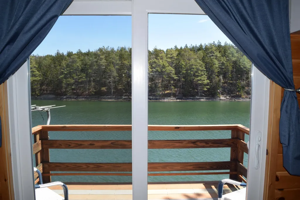 8 Camelot Place Harpswell ME 04079