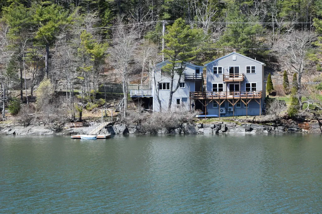 8 Camelot Place Harpswell ME 04079