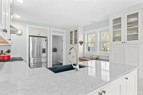 61 Island Avenue Portland ME 04108
