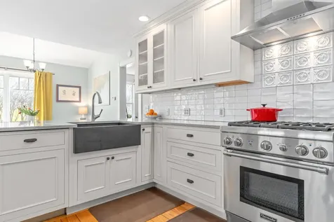 61 Island Avenue Portland ME 04108