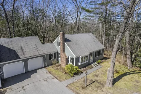 68 Applegate Lane Falmouth ME 04105