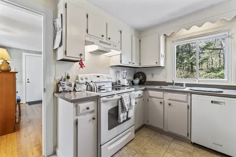 68 Applegate Lane Falmouth ME 04105