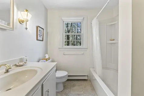 68 Applegate Lane Falmouth ME 04105