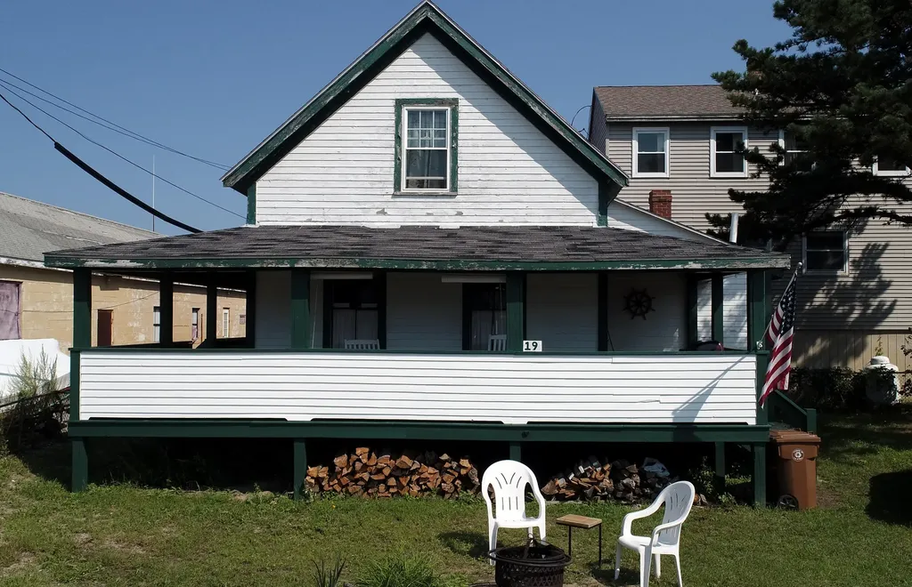 19 North Avenue Saco ME 04072