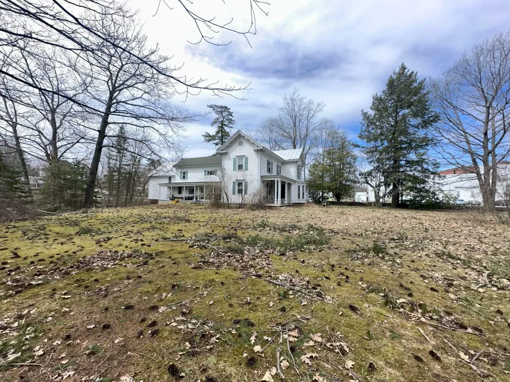 10 Weston Street Skowhegan ME 04976