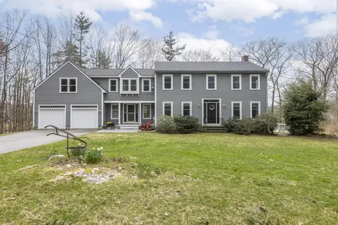 68 Ledgewood Drive Falmouth ME 04105