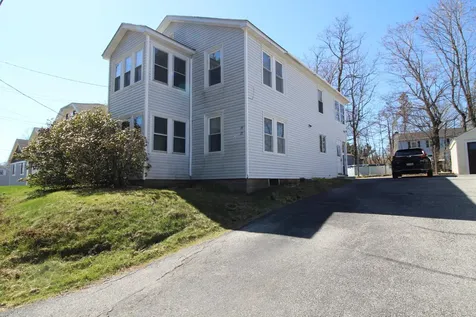 17 Allen Avenue Lewiston ME 04240