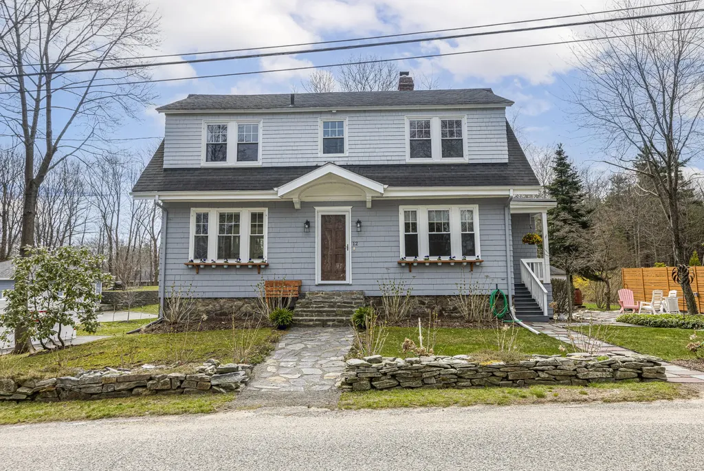 12 Stonybrook Road Cape Elizabeth ME 04107