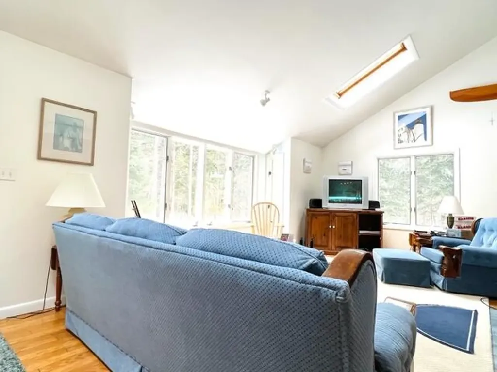 17 Carlisle Road Surry ME 04684