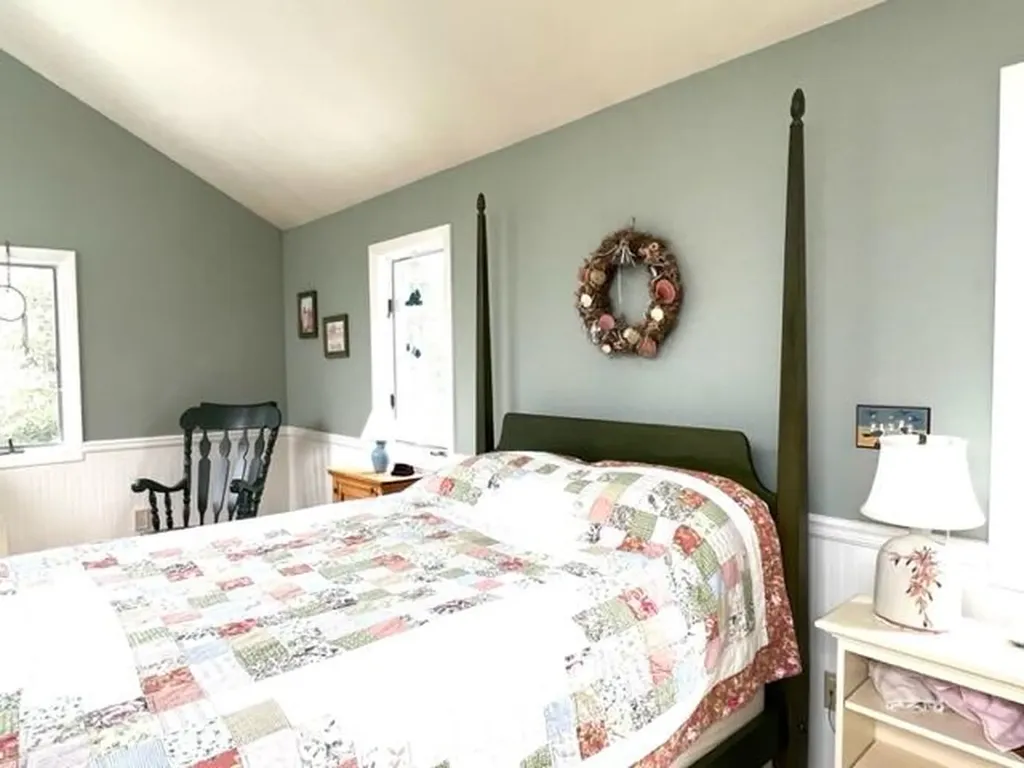 17 Carlisle Road Surry ME 04684