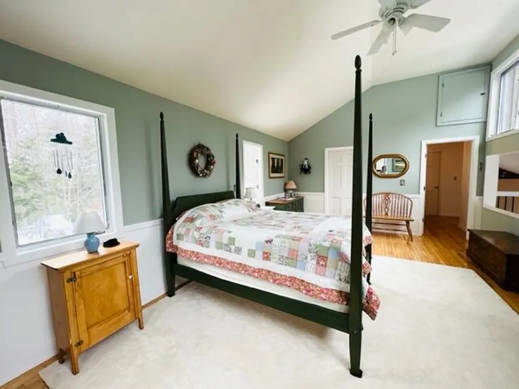 17 Carlisle Road Surry ME 04684