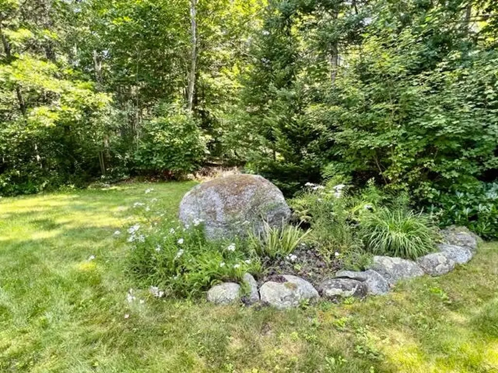 17 Carlisle Road Surry ME 04684