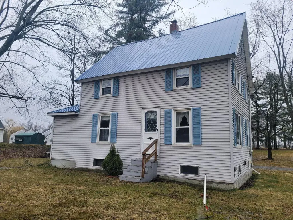 118 Skowhegan Road Fairfield ME 04937