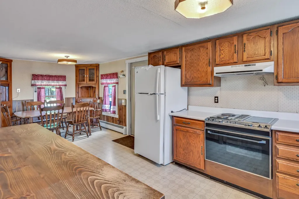 485 Peltoma Avenue Pittsfield ME 04967