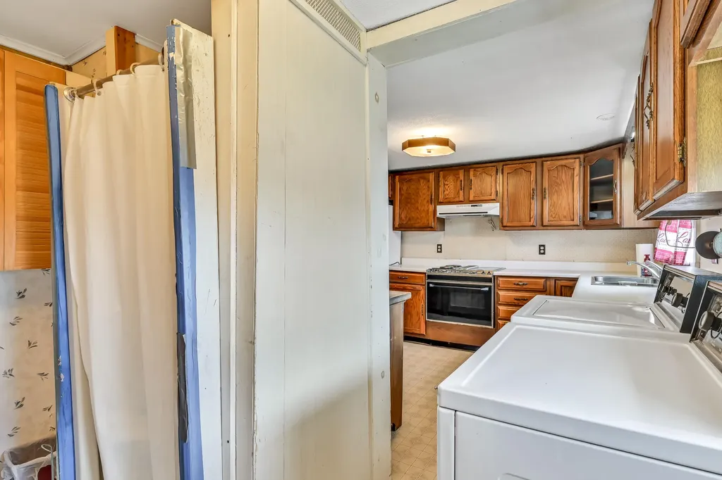 485 Peltoma Avenue Pittsfield ME 04967
