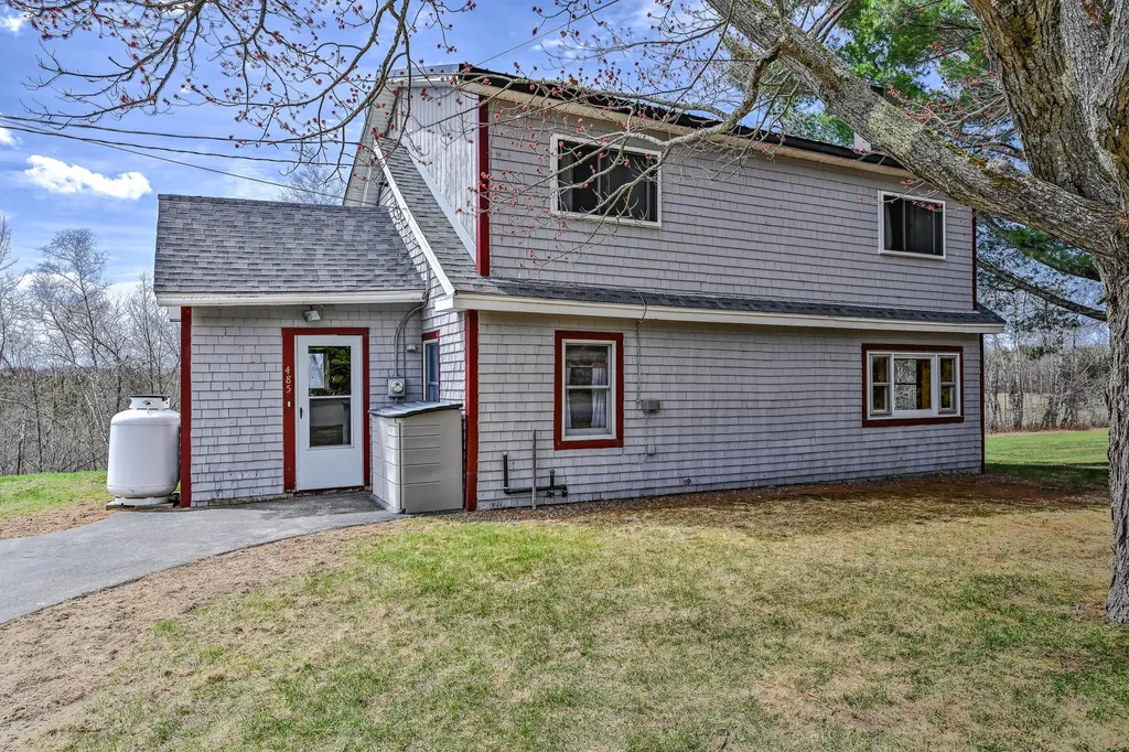 485 Peltoma Avenue Pittsfield ME 04967