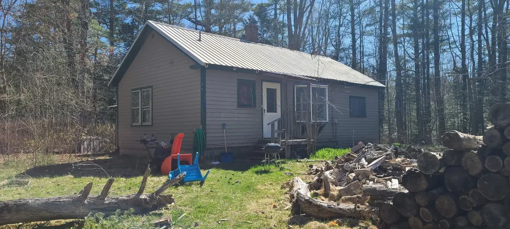 19 Bear Trap Highway Brooks ME 04921