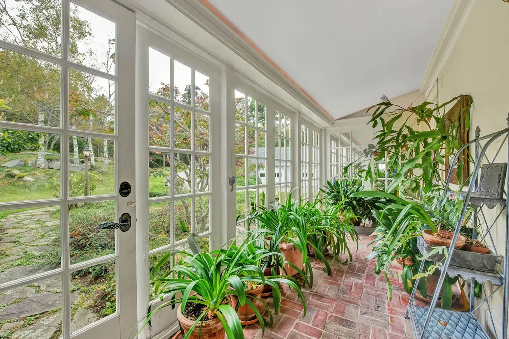 254 Cape Newagen Road Southport ME 04576