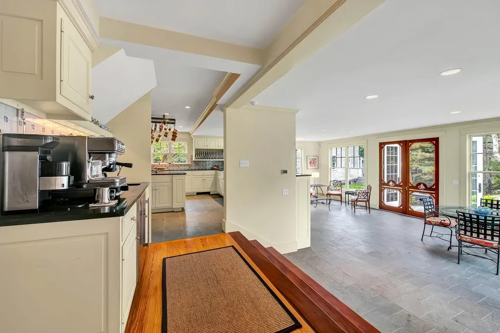 254 Cape Newagen Road Southport ME 04576