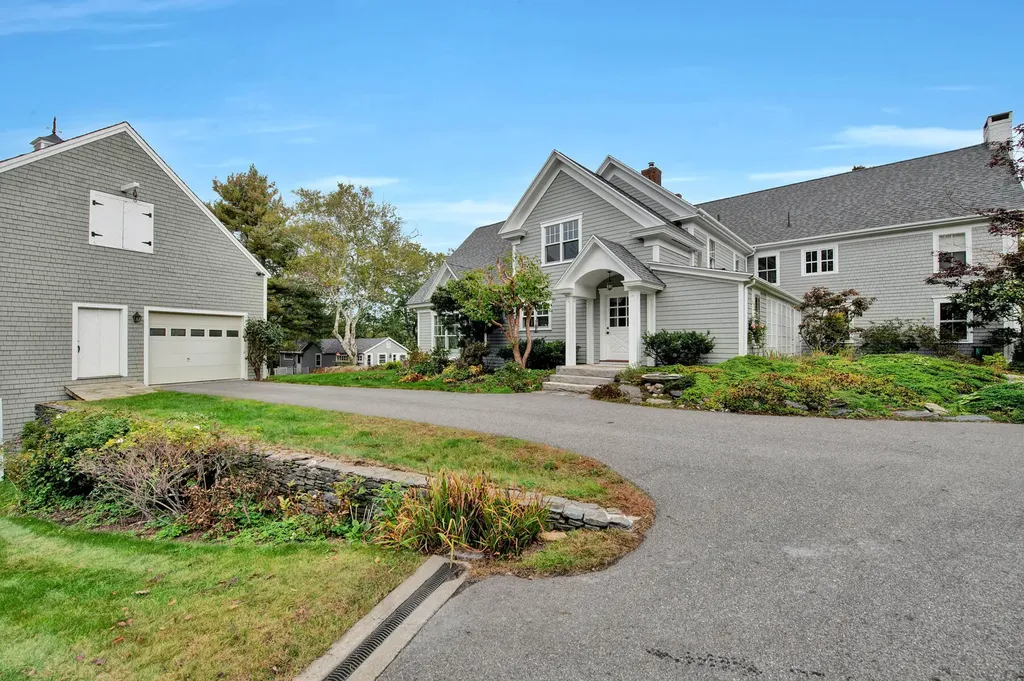 254 Cape Newagen Road Southport ME 04576