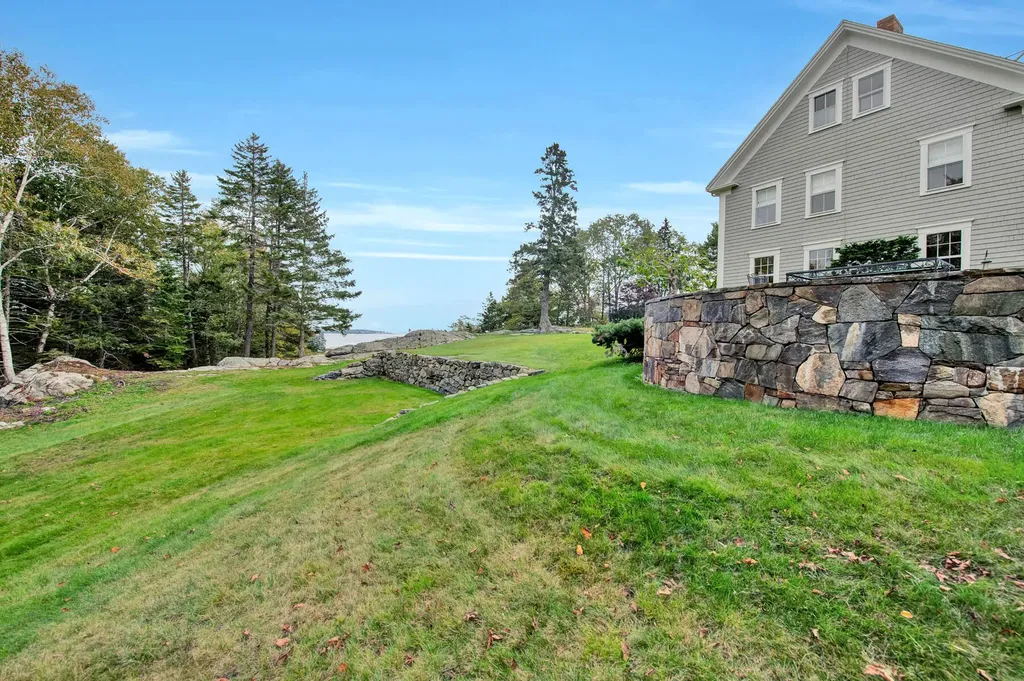 254 Cape Newagen Road Southport ME 04576