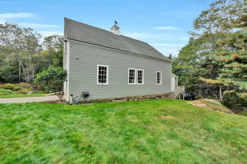 254 Cape Newagen Road Southport ME 04576