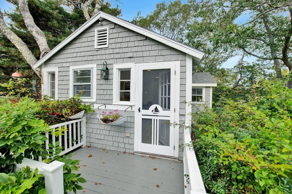 254 Cape Newagen Road Southport ME 04576