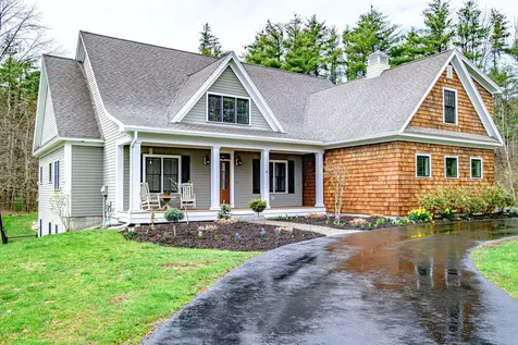 4 Parkside Way Falmouth ME 04105